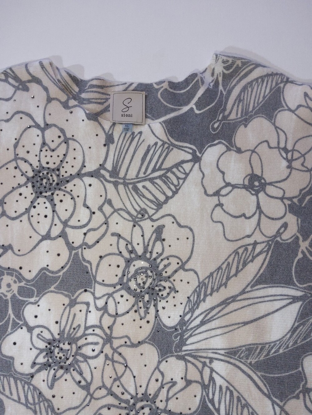 Sioni Sweater Womens XL Grey White Floral Rhinestone Studded Cozy Soft Knit - Picture 7 of 9